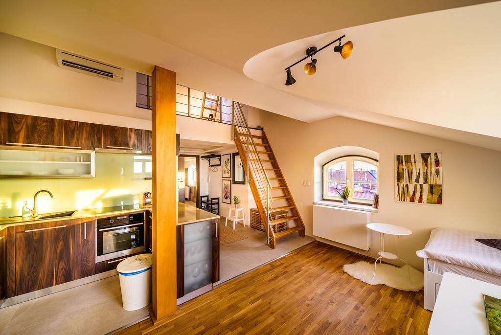 Rooftop Triplex Apartment In Centre Hradec Králové Dış mekan fotoğraf